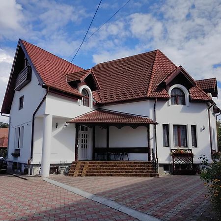 Pensiunea Millenium Sibiu With Parking - Motorcycle Friendly Travel Routes Esterno foto