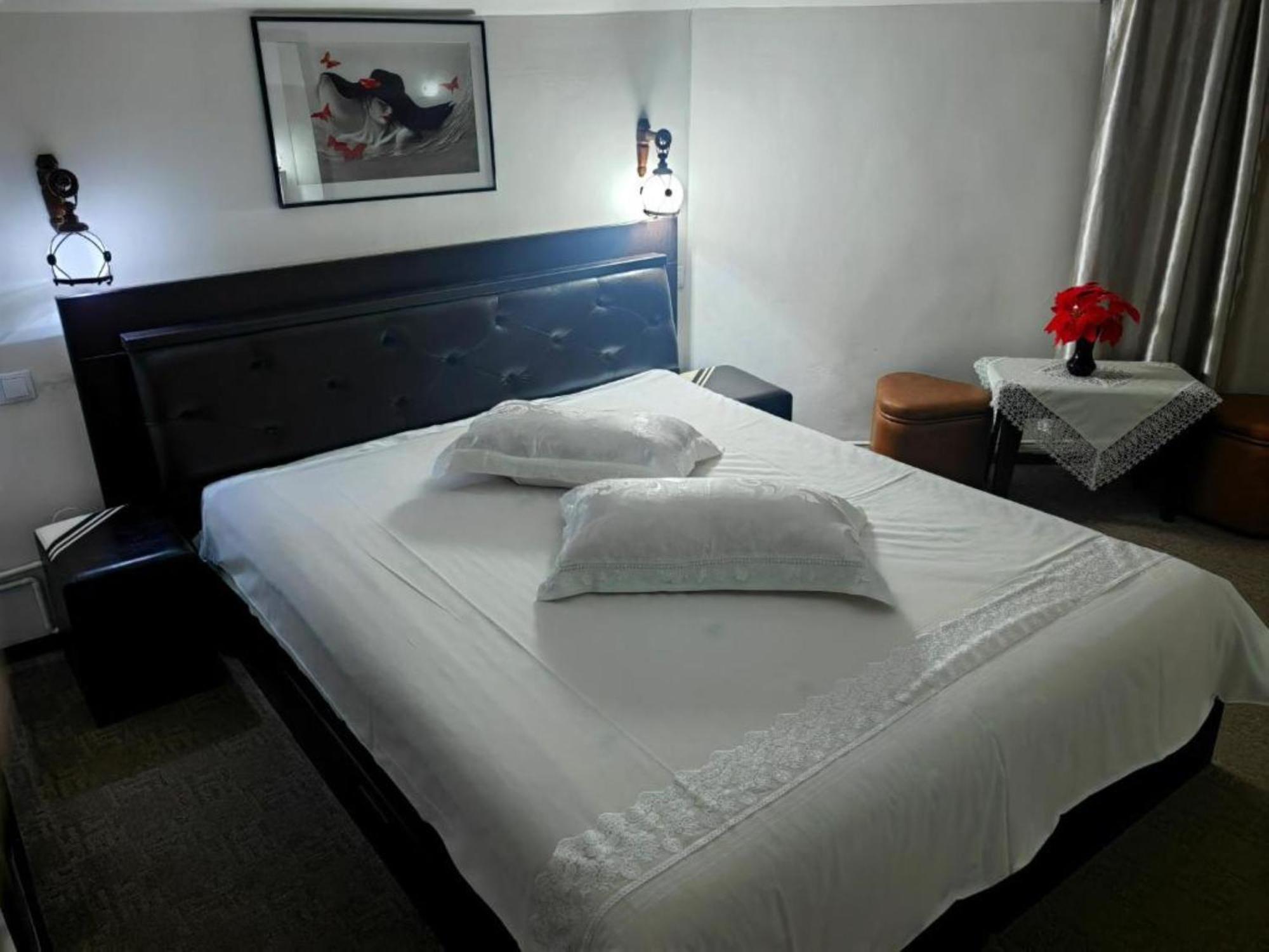 Pensiunea Millenium Sibiu With Parking - Motorcycle Friendly Travel Routes Esterno foto