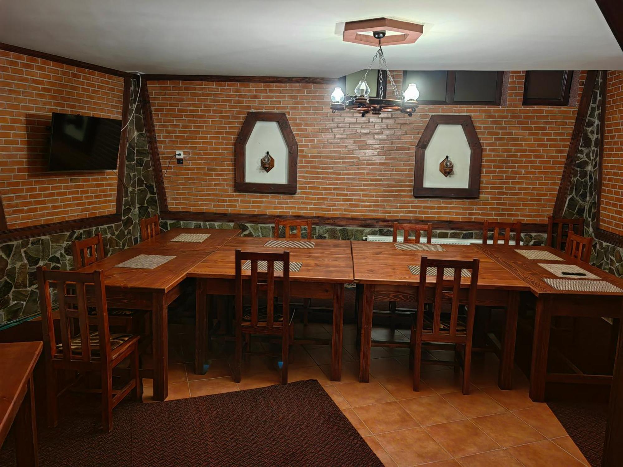 Pensiunea Millenium Sibiu With Parking - Motorcycle Friendly Travel Routes Esterno foto