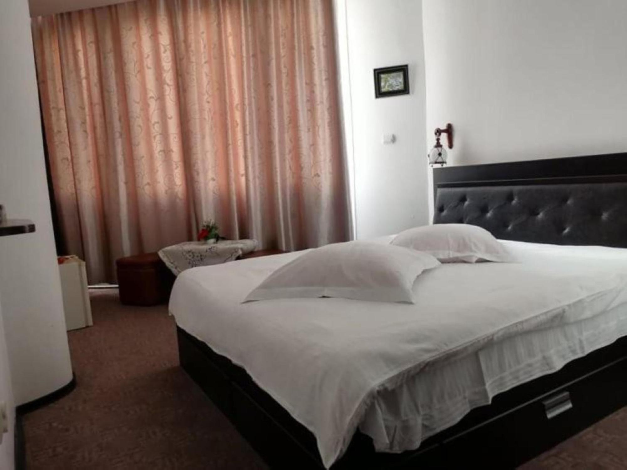Pensiunea Millenium Sibiu With Parking - Motorcycle Friendly Travel Routes Esterno foto