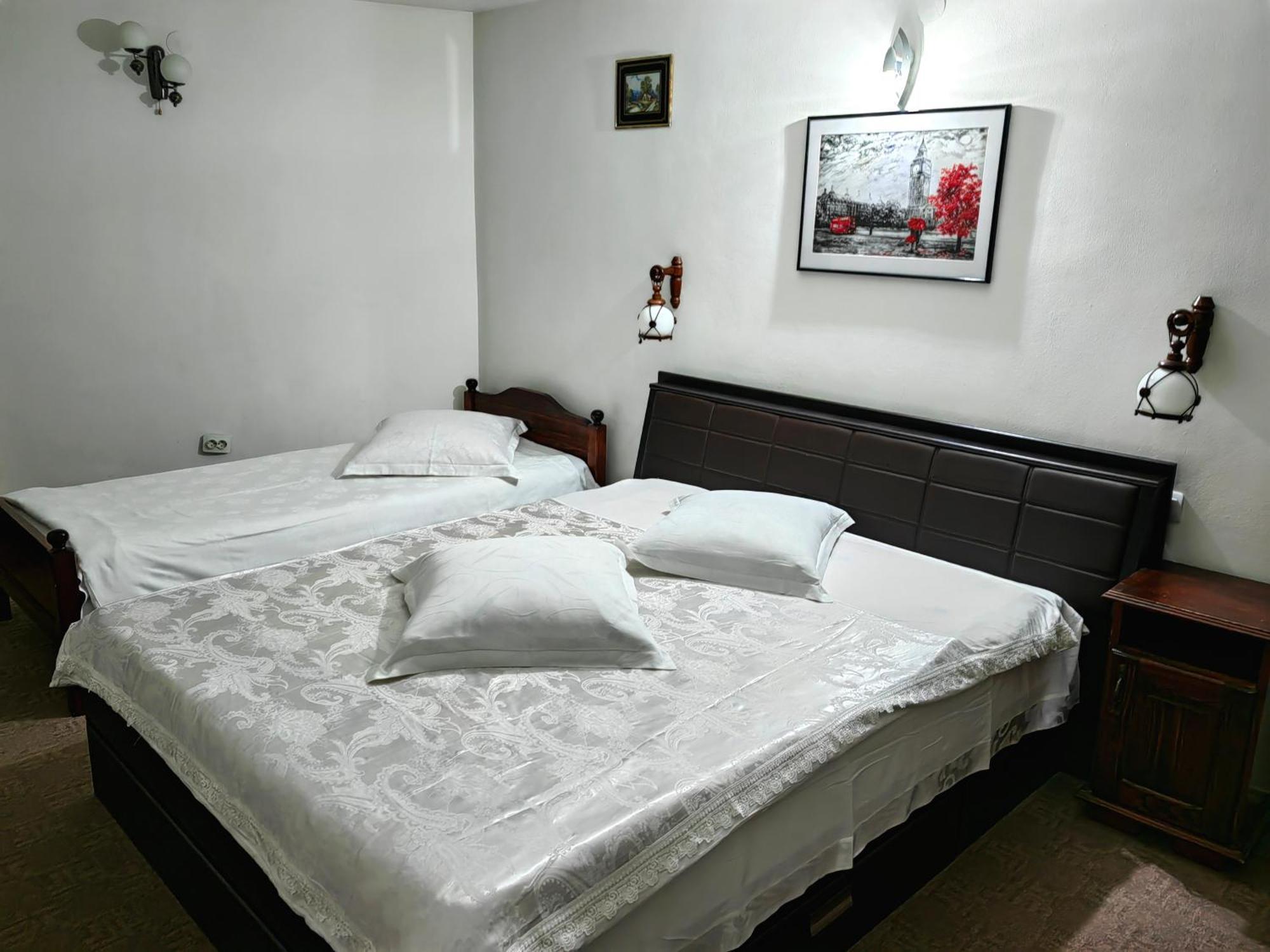 Pensiunea Millenium Sibiu With Parking - Motorcycle Friendly Travel Routes Esterno foto
