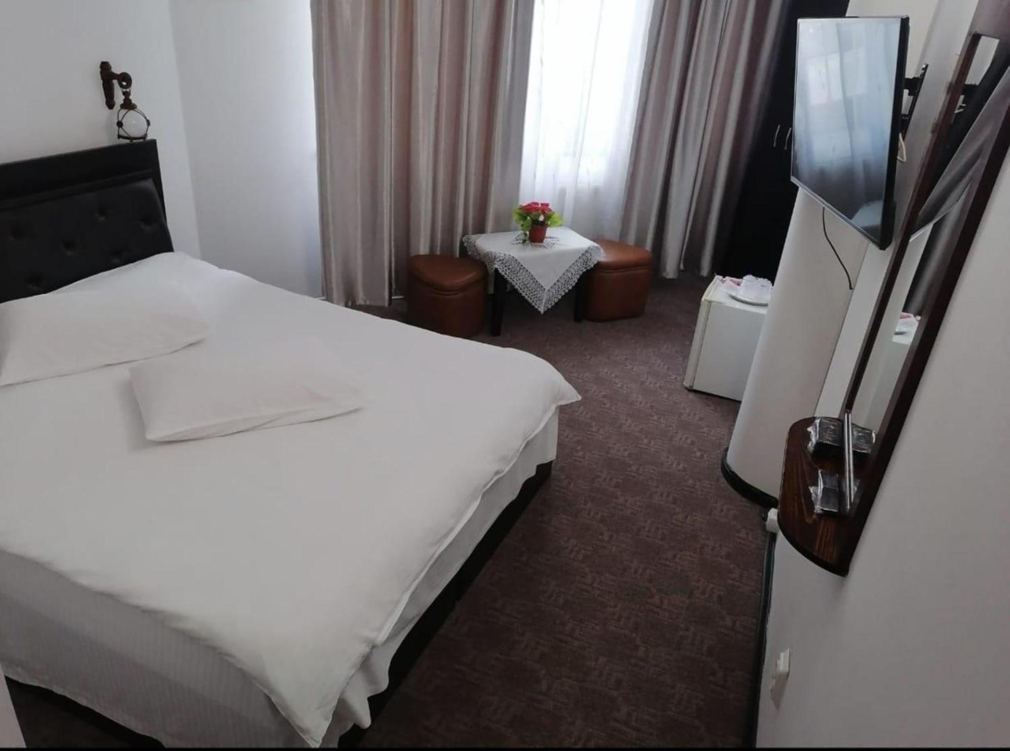 Pensiunea Millenium Sibiu With Parking - Motorcycle Friendly Travel Routes Esterno foto