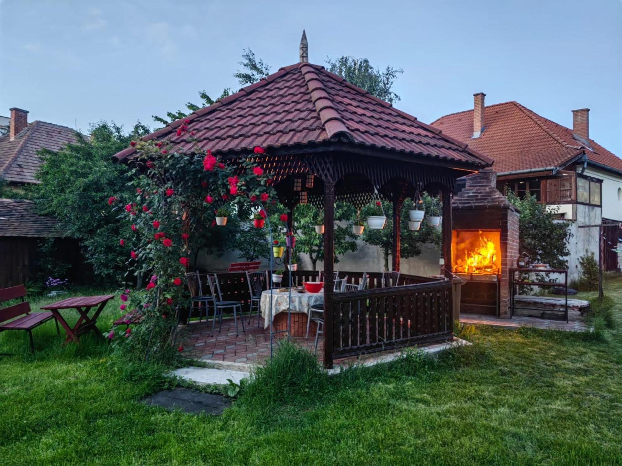 Pensiunea Millenium Sibiu With Parking - Motorcycle Friendly Travel Routes Esterno foto